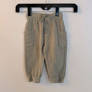 Sage Quincy Mae Spring pants 12-18M